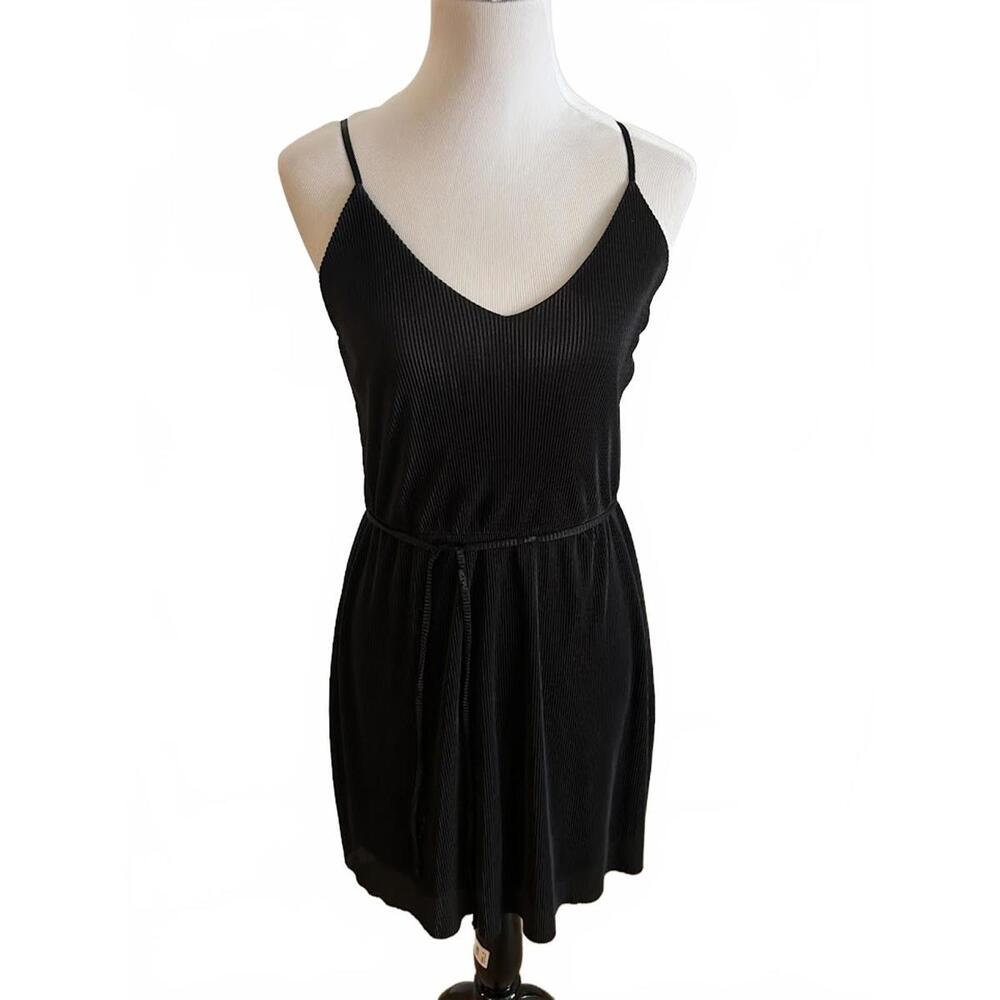 Everly black pleated mini dress Size‎ Small
